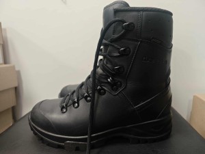 BUTY LOWA EU41 7UK STAN BARDZO DOBRY