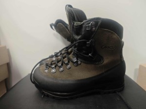 Buty AKU  4.5UK EU37 JAK NOWE