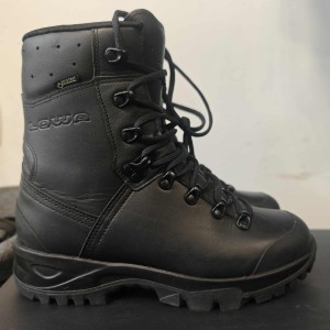 BUTY LOWA EU39 UK6 STAN BARDZO DOBRY