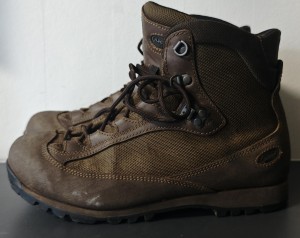 BUTY AKU EU40,40.5 UK7 STAN DOBRY