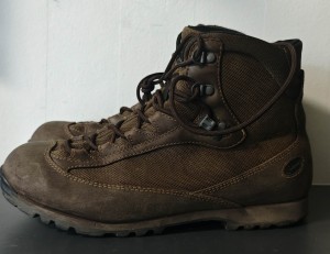 BUTY AKU EU43 UK9 STAN DOBRY