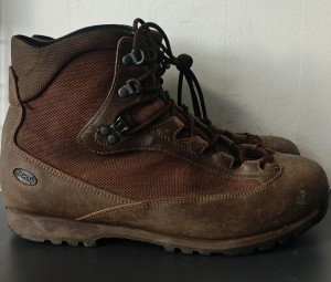 BUTY AKU EU43 UK9 STAN DOSTATECZNY