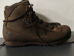 BUTY AKU EU44 UK9,5 STAN  DOSTATECZNY