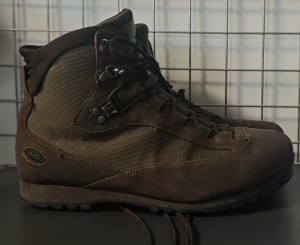 Buty AKU  9UK EU43/ STAN BARDZO DOBRY