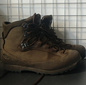 Buty AKU  9UK EU43/ STAN BARDZO DOBRY