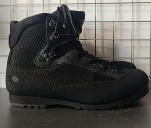 BUTY AKU CZARNE EU44/10UK STAN DOBRY