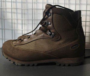 BUTY AKU EU42/8 STAN BARDZO DOBRY