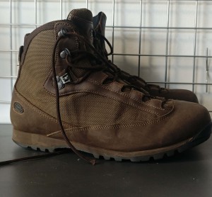 BUTY AKU EU42/8 STAN DOBRY