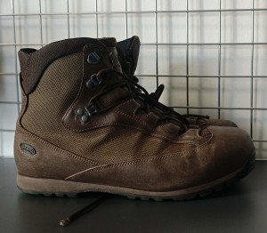 BUTY AKU EU43/9M UK STAN DOSTATECZNY