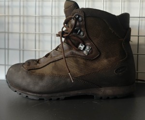 BUTY AKU EU42/8 UK STAN DOSTATECZNY