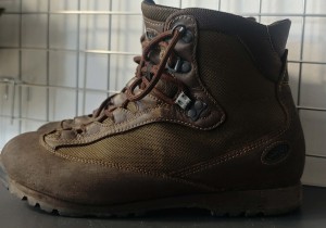 BUTY AKU 41/7UK STAN DOBRY