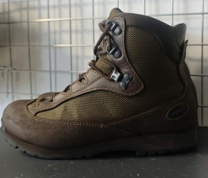 BUTY AKU EU38/5UK STAN DOBRY