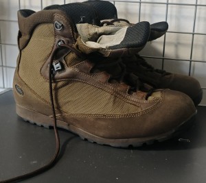 BUTY AKU EU44/10UK STAN DOSTATECZNY