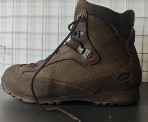 BUTY AKU EU42 UK8 STAN DOBRY