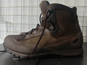 BUTY AKU EU42 UK8 STAN DOBRY